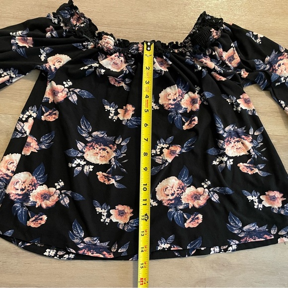 Ardene Floral Off the Shoulder Belle Sleeve Top, Medium - Picture 3 of 7